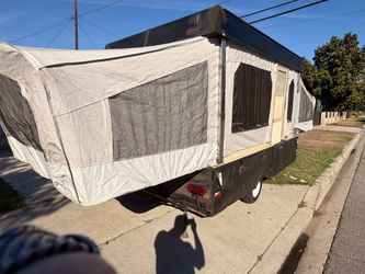83 Coleman pop up camper