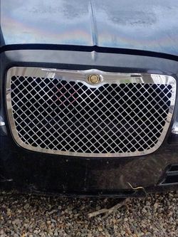 06 Chrysler 300 chrome grill