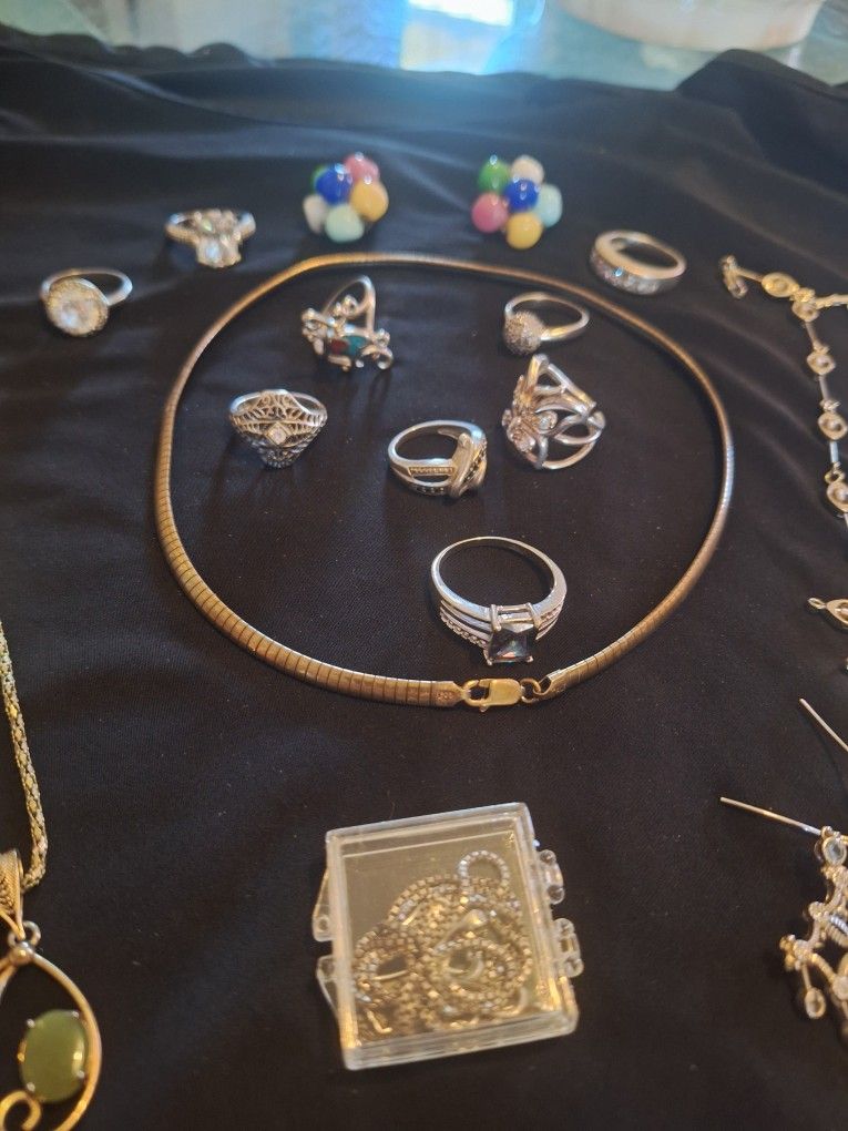 Silver Excelente Estado Aun Precio 925 Diferentes Anillos Ymas.