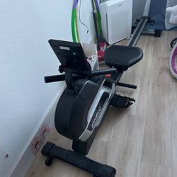 Like NEW - pooboo H016 14 Level Adjustable Magnetic Resistance Rowing Machine