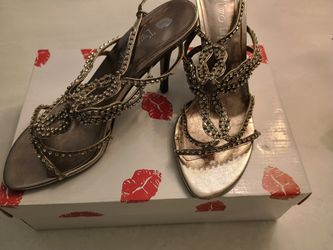 NEW Two Lips Gorgeous Rhinestone Heels Size 9.5 Pewter Evening Shoes