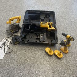 Dewalt Power Took Set With 2 Batteries And Charger