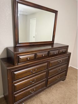 Dresser