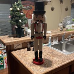 Nut Cracker Statue