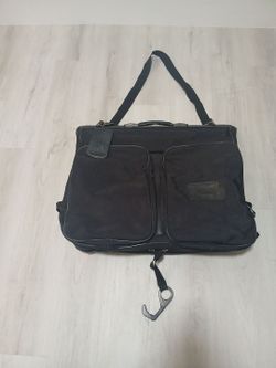 Samsonite Garment Bag. Black. Luggage Essential!