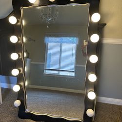 Large Vanity Light Up Mirror