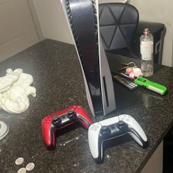 Ps5 & 2 Controllers