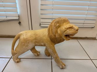 Roaring Lion Sculpture Figurine