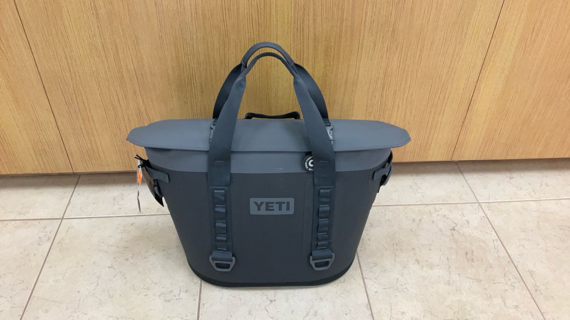 YETI HOPPER M30 SOFT COOLER CHARCOAL.