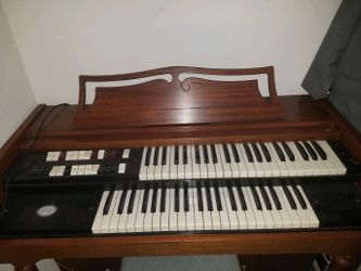 Lowrey "Holiday" Model LS Electric Organ