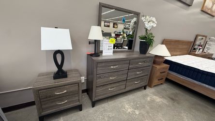 4 PC KING BEDROOM  SET