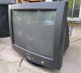 Vintage Dell 16" CRT Computer Monitor