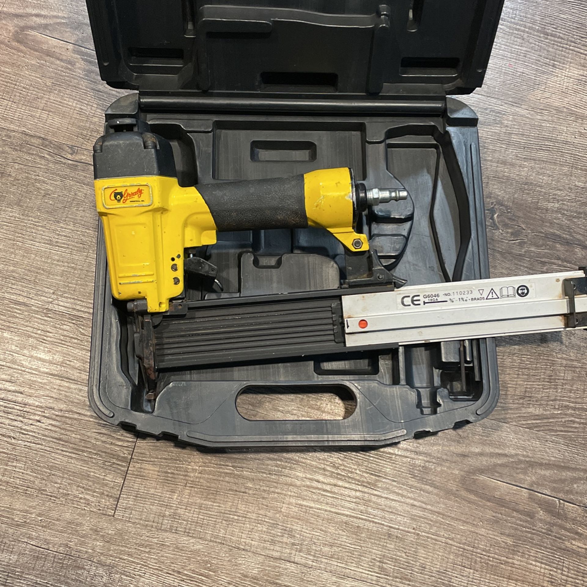 Grizzly Air Staple Gun for Sale in Grays Harbor County, WA OfferUp