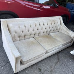 Tuffed Couch For Sale 