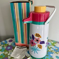 Vintage new old stock Suncountry hot/cold pump air pot 1.9 liter ( half gallon or 64 oz) Tropical floral. Hot pink/teal. Unused with all packaging 