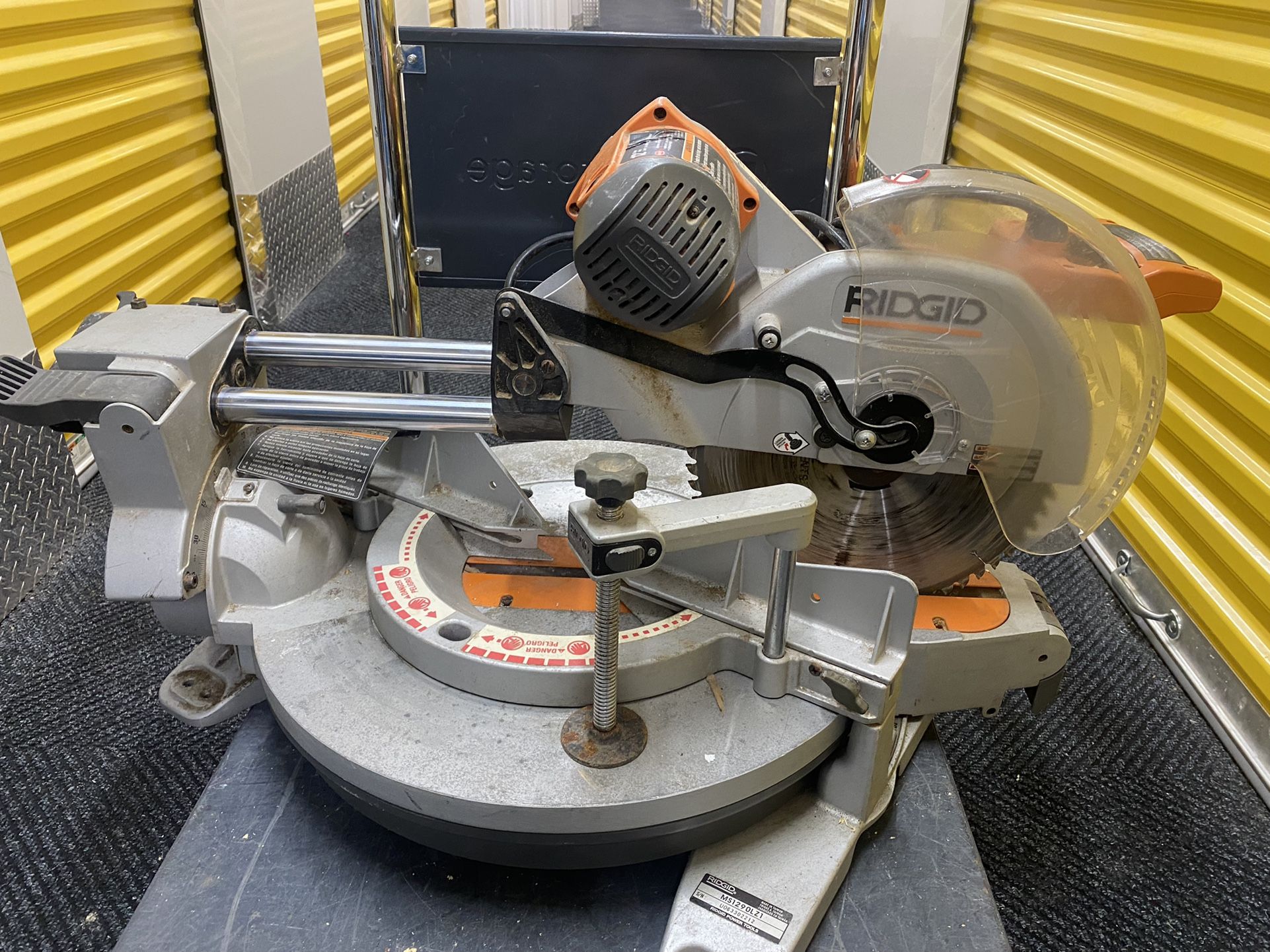 RIDGID Compound Miter Saw, Model E85575. 12": Rigid Model E85575, 12" Double Bevel Sliding Compound