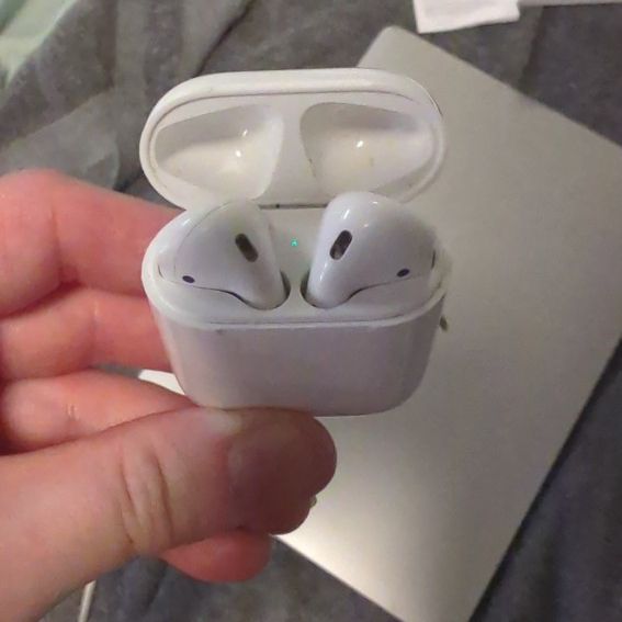 (Apple Air pods ( Will Do FREE Deep Cleaning Before Sale)