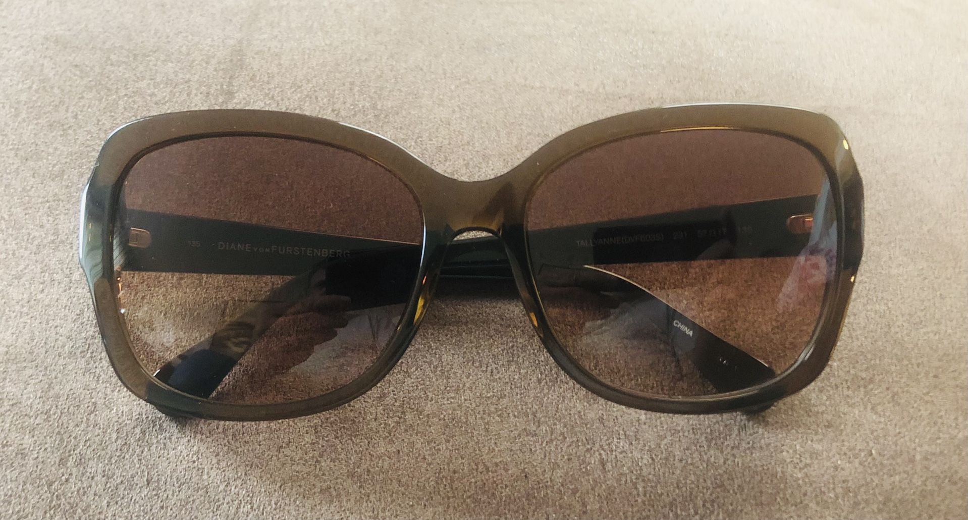 NWT Authentic Diane Von Furstenberg Sunglasses 57-17-135 - DVF603S No Case