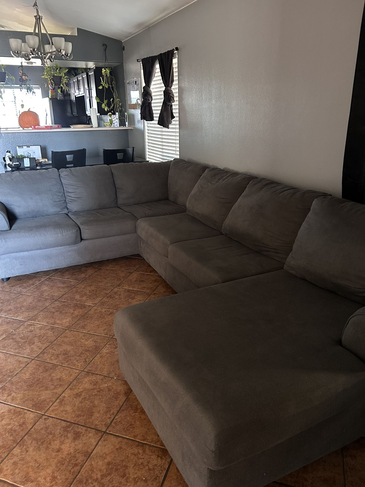 Sectional Couches 