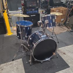 Sonor 4pc drum set w/cymbals