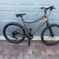 Giant hybrid eight speed 27.5 inch wheel large frame