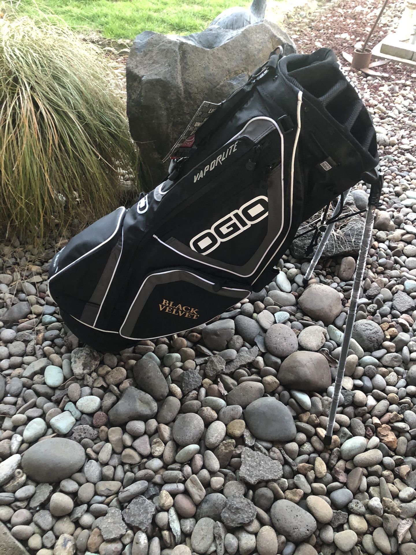 OGIO Vaporlite Golf Bag. **NEW w/tags**