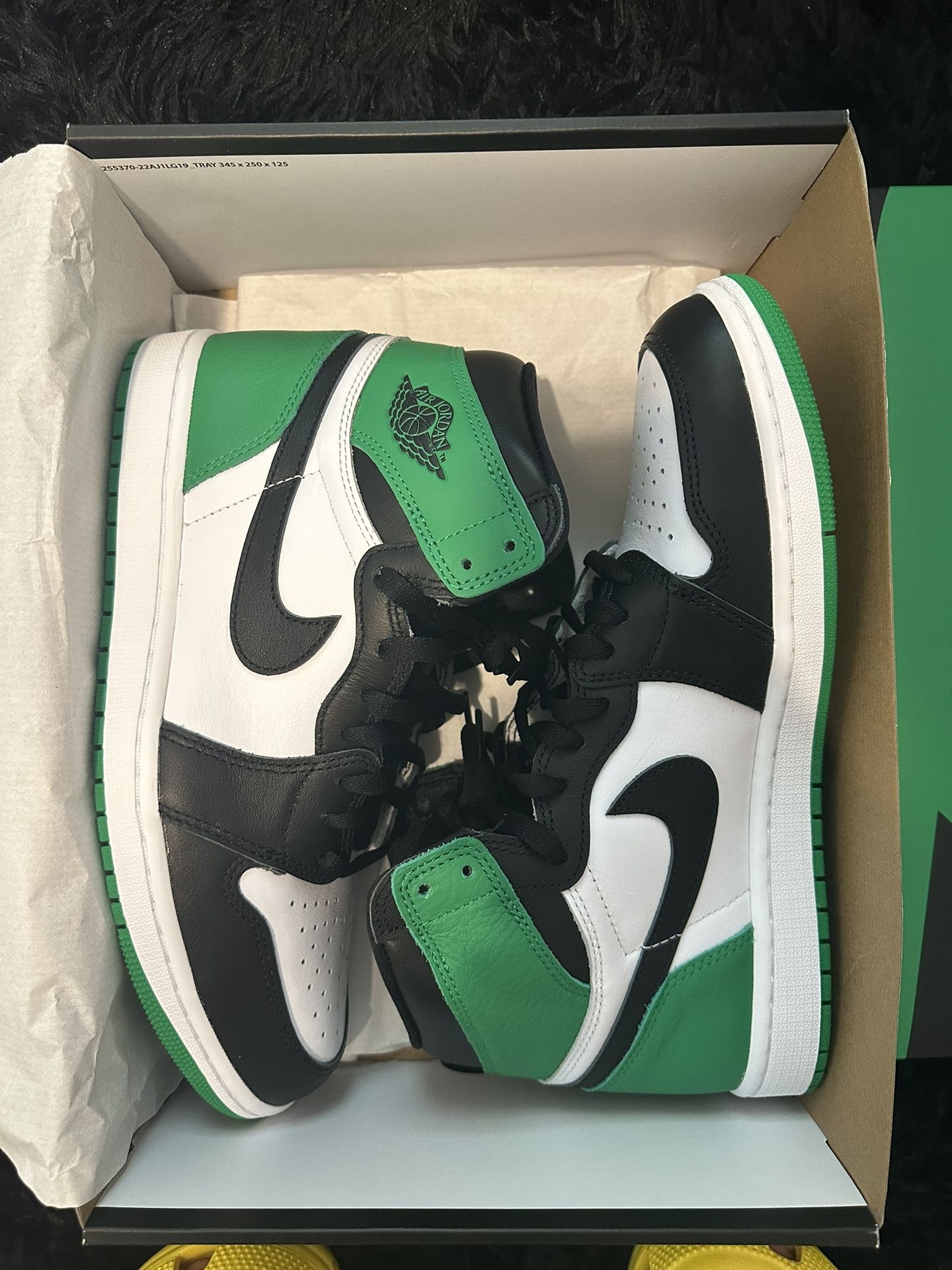 Air Jordan 1 Lucky Green Size 11 DS