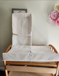 Gently Used Baby Changing Pad - Clean & Ready for Your Nursery!