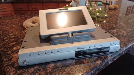 7" Under Counter LCD TV / Monitor / AM FM Radio