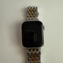 Apple Watch Series 7 GPS, 41mm Starlight Aluminium Case with Starlight Sport Band - Regular