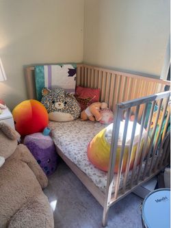 Toddler Bed Infant Crib - Full Set Convertible Rails w Mattress