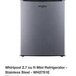 Whirlpool 2.7 Cubic Feet Mini Fridge 