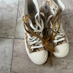 Brand New Converse 30$