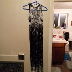 Black W White Pasleys And Silver Sequin's Size Petite