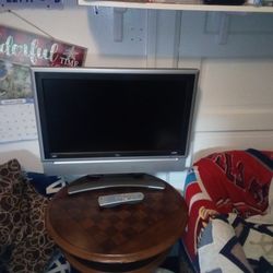 Ilo Tv HDMI HdTv ,Gaming,Roku,&Sound Bar