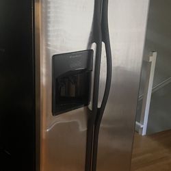 Frigidaire Refrigerator 