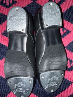 Capizo tap shoes in size 8 wide,  black womens