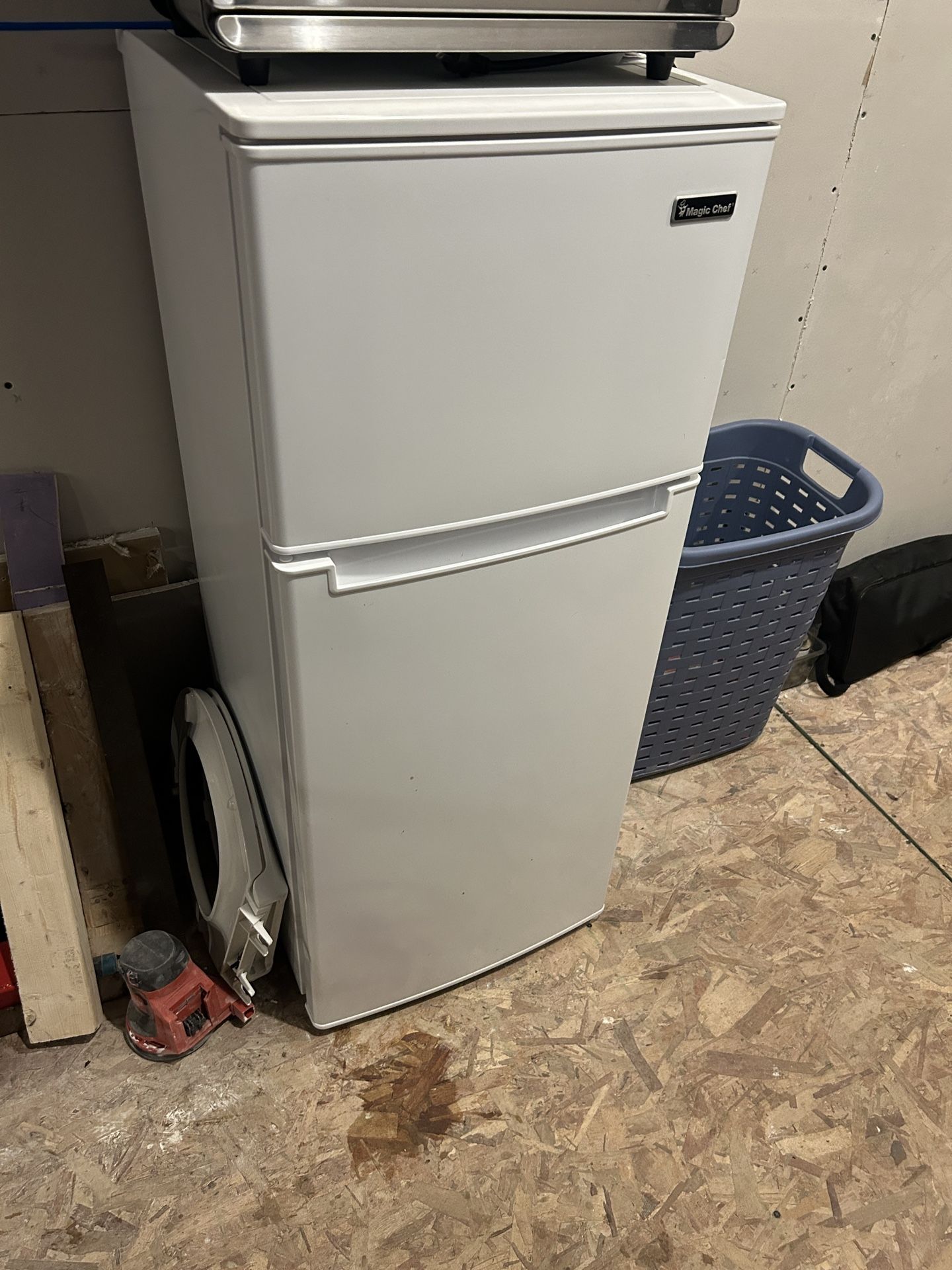Magic Chef Fridge