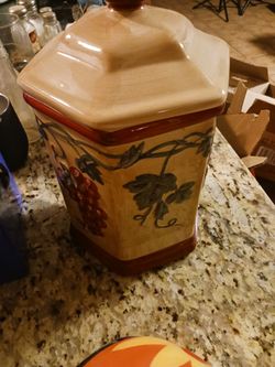 Floral design cookie jar