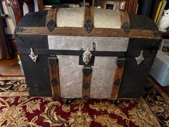 Vintage Trunk
