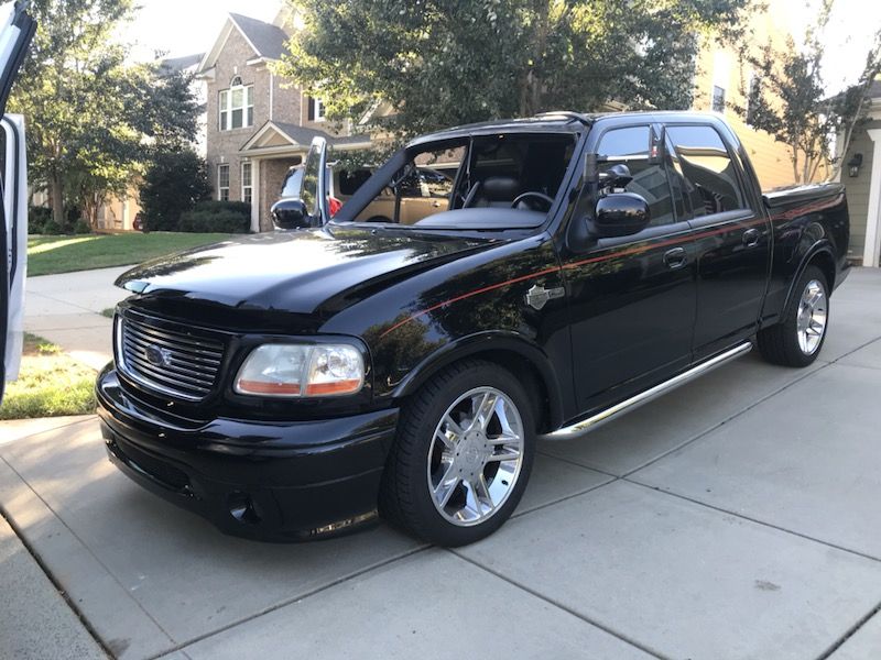 AUTO GLASS WINDSHIELD REPLACEMENT