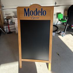Modelo Chalkboard Sign 
