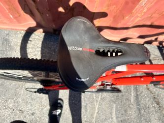 GT Aggre 27.5" M 2021 21-Speed Front Suspension Mech Disc Red/Black broken pedal