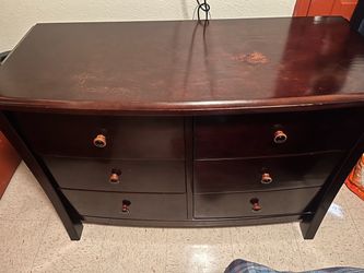 Wood dresser