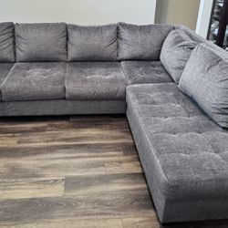 Ashley’s Sectional