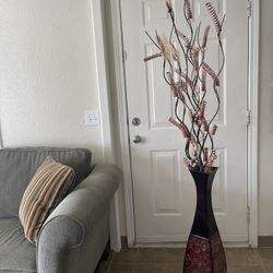 Full Living Room Set With Decor