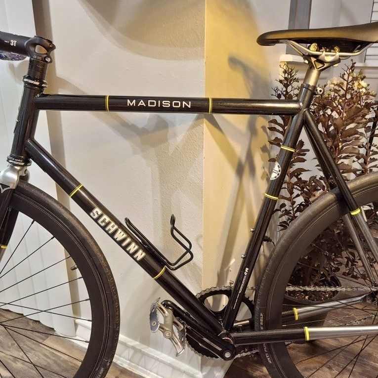 Schwinn Madison Fixed Gear for Sale in Alamo Heights, TX - OfferUp