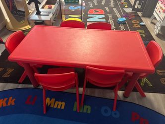 Kids table and chairs