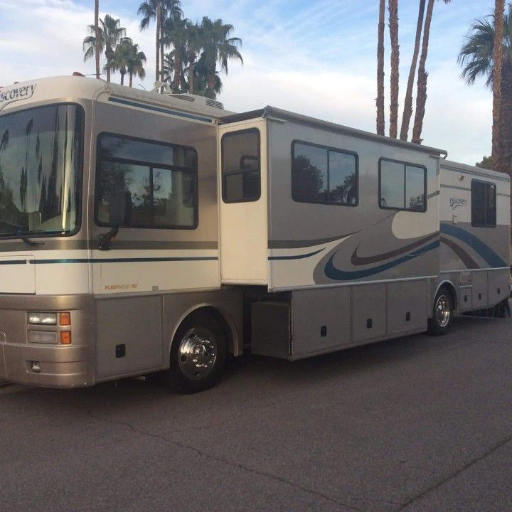 2000 Fleetwood Discovery