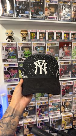 31 hats (with rhinestones)
